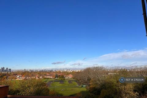 undefined, Greenwich Heights, London, SE18