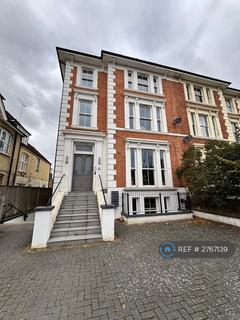 1 bedroom in a flat share to rent, Ewell Road, Surbiton, KT6