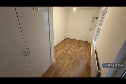 1 bedroom flat to rent, Barrfield Road, Salford, M6