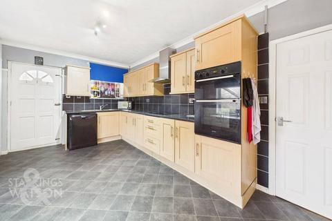 4 bedroom semi-detached bungalow for sale, Dereham Road, Norwich