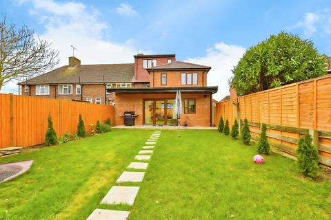undefined, Parsloes Avenue, Dagenham, RM9