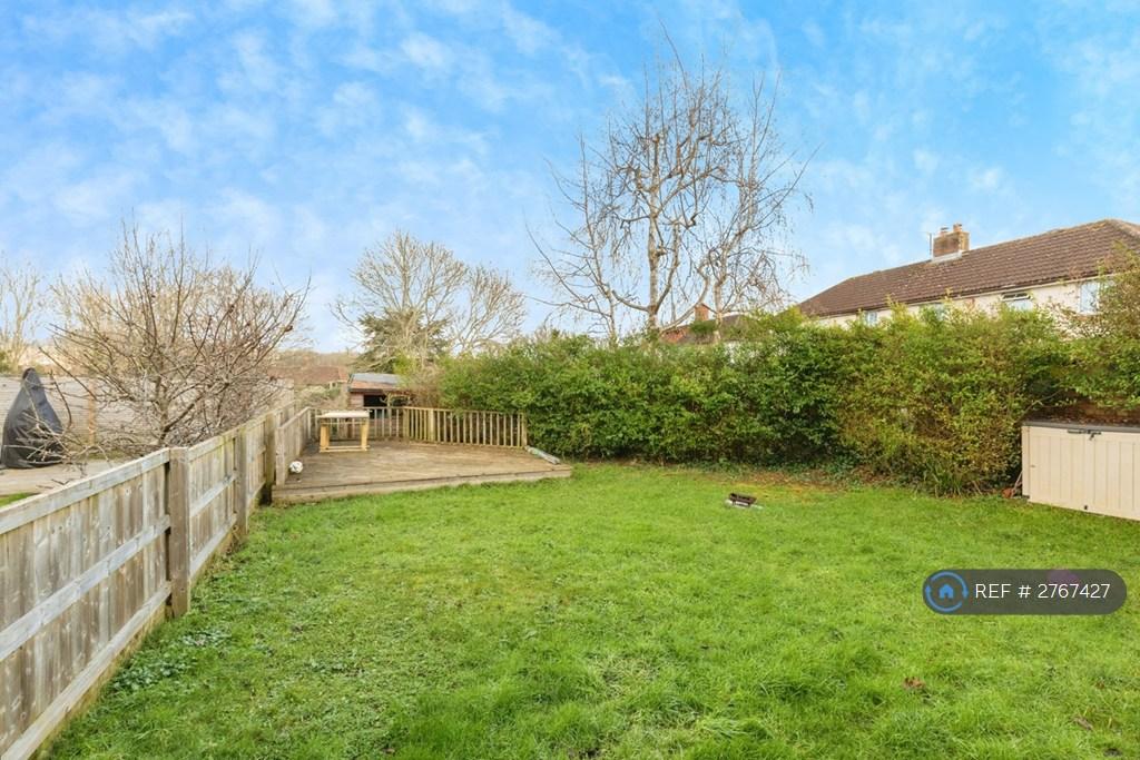 Garden/Decking Area
