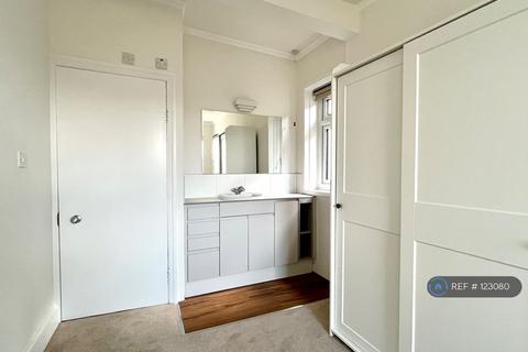 1 bedroom flat to rent, Manorgate Road, Kingston Upon Thames, KT2
