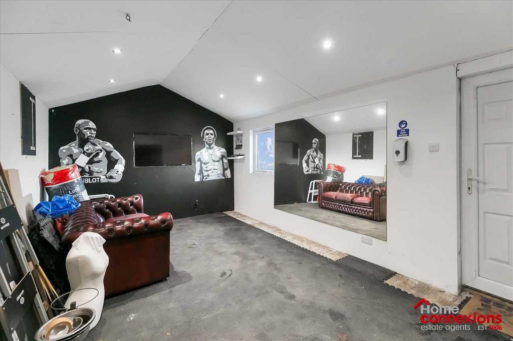 Garage Space (3)