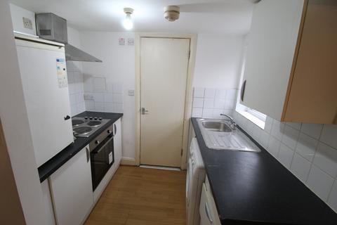 1 bedroom terraced house to rent, Mead Road, Edgware, HA8