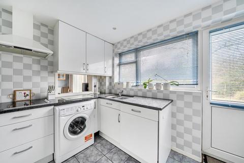 3 bedroom detached house for sale, Ellis Farm Close,  Woking,  GU22