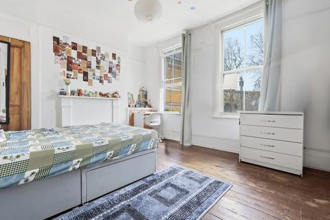 undefined, London E14