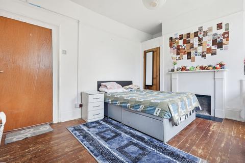 undefined, London E14