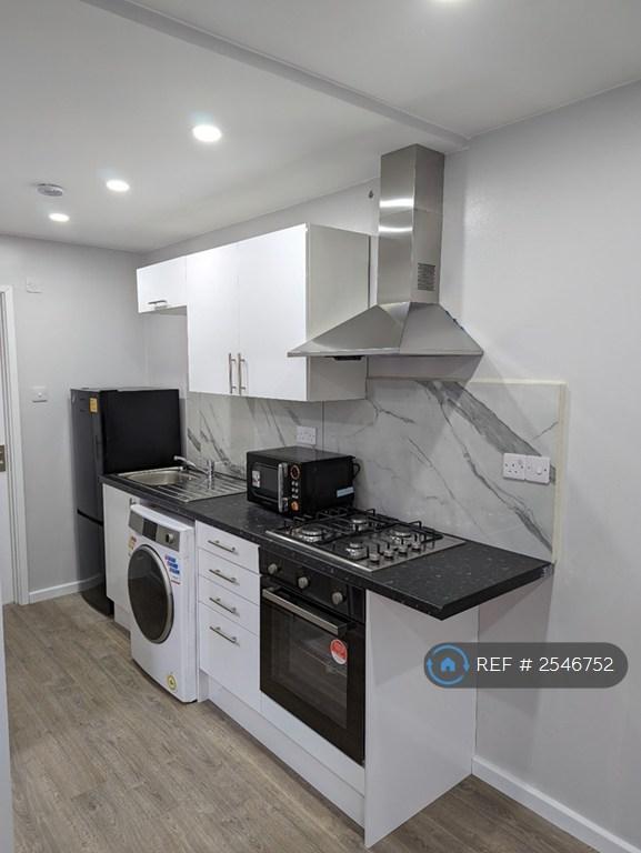 Kitchen (Open Plan With Living Room)