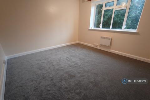 3 bedroom flat to rent, Totteridge Road, High Wycombe, HP13