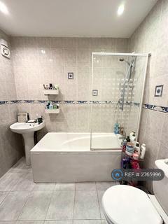 4 bedroom flat to rent, Porchester Road, Kingston Upon Thames, KT1