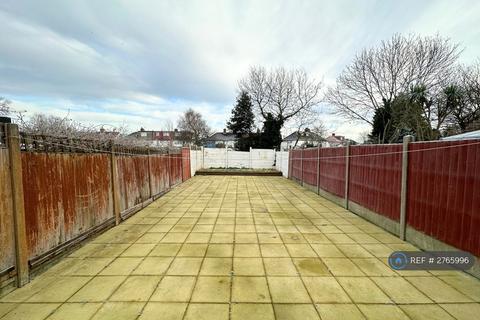 4 bedroom flat to rent, Porchester Road, Kingston Upon Thames, KT1
