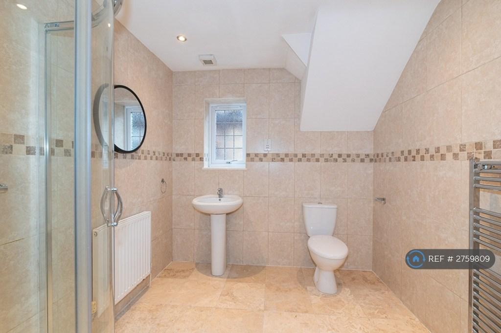 Ensuite To Master Bedroom