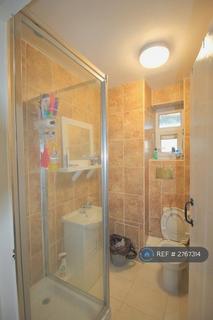 3 bedroom flat to rent, Spenlow House, London, SE16
