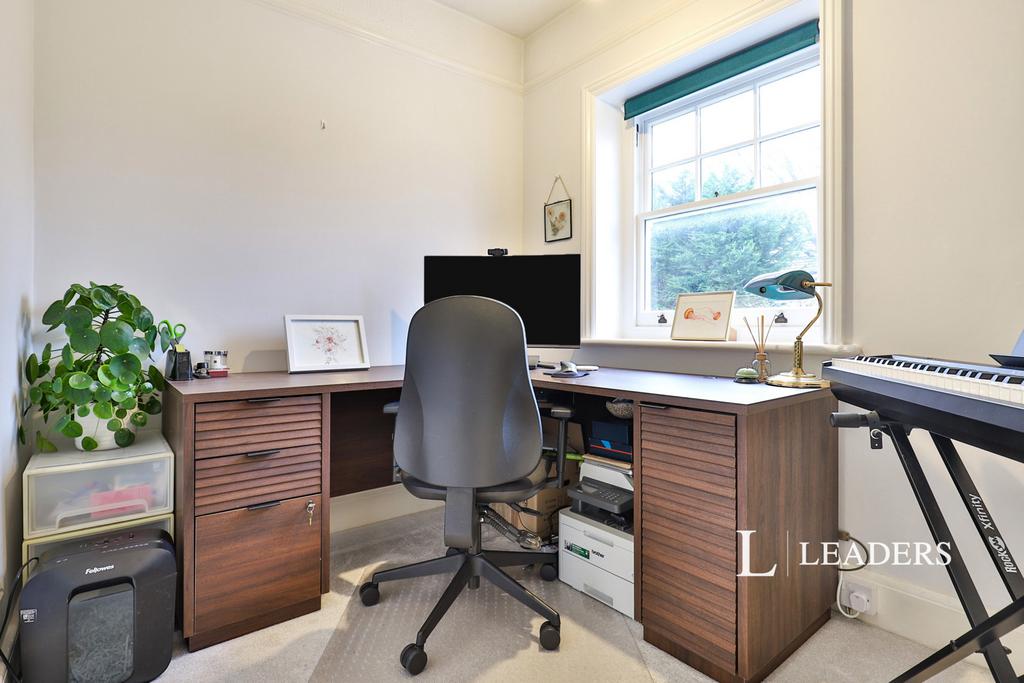 Bedroom/Study