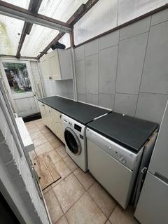 2 bedroom terraced house to rent, Capps Road, Norwich NR3