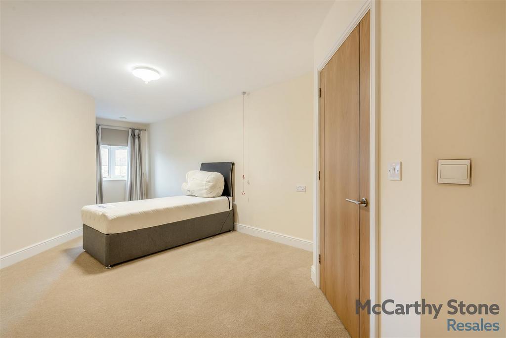 8675841-interior10.jpg