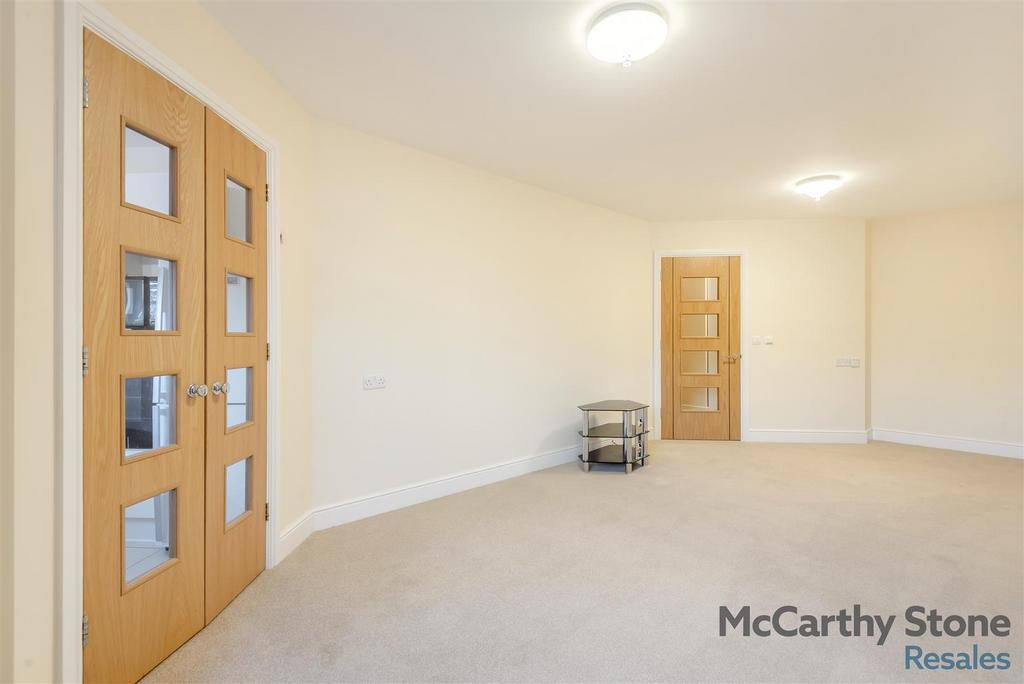 8675841-interior04.jpg