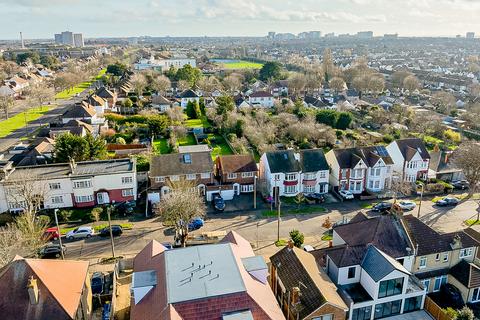 4 bedroom detached house for sale, Southbourne Grove, Westcliff-on-sea, SS0