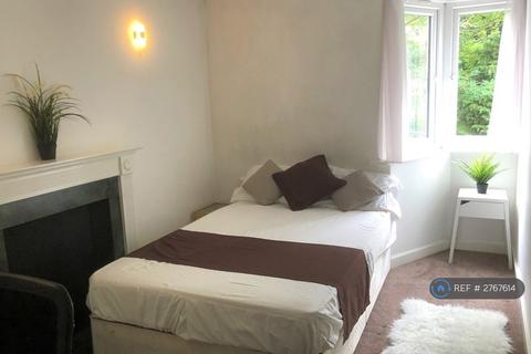 3 bedroom flat to rent, Pendlebury Court, Surbiton, KT5