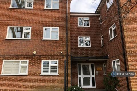 3 bedroom flat to rent, Berrylands, Surbiton, KT5