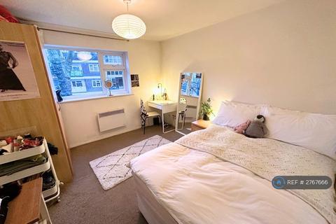 3 bedroom flat to rent, Berrylands, Surbiton, KT5