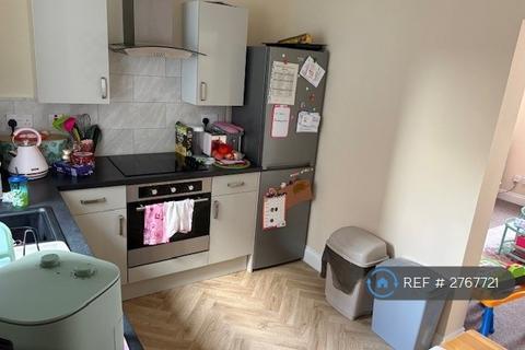 2 bedroom flat to rent, London Road, King's Lynn, PE30
