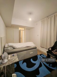 1 bedroom in a flat share to rent, Somerford Street, London, E1