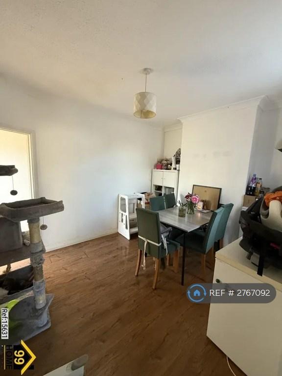 Dining Room (Previous Tenant's Picture)