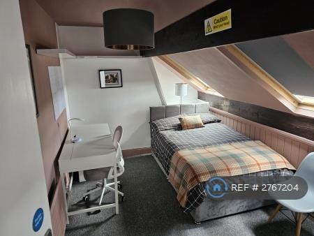 Bedroom 6 Top Floor