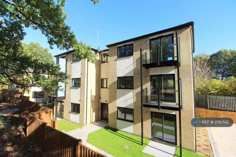 2 bedroom flat to rent, The Birches, St. Albans, AL3