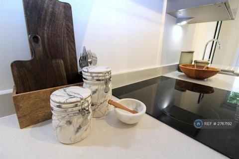 2 bedroom flat to rent, The Birches, St. Albans, AL3