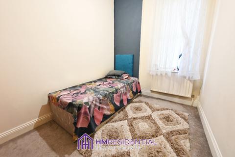2 bedroom flat to rent, Laurel Street, Wallsend NE28