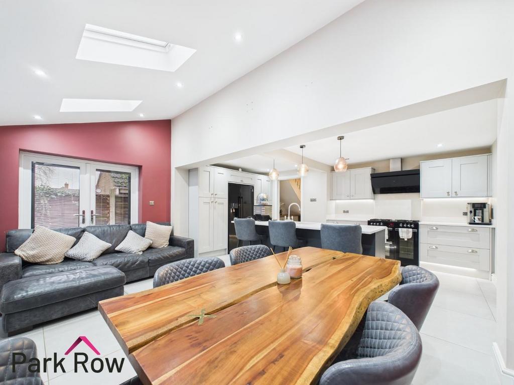 Kitchen/dining/living room