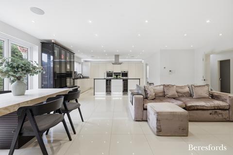 Cedar Road, Hutton, CM13