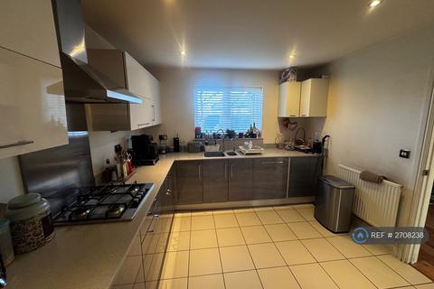 4 bedroom detached house to rent, Collins Drive, Earley, Reading, RG6