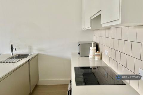 1 bedroom flat to rent, Osborn House, London, SE3