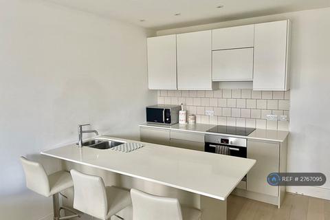 1 bedroom flat to rent, Osborn House, London, SE3
