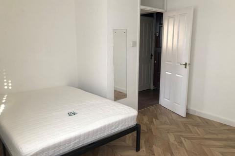 1 bedroom flat for sale, 31 Holliday Square, Wandsworth, London, SW11 2HR