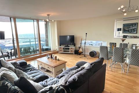 2 bedroom flat for sale, ESPLANADE HOUSE, THE ESPLANADE, PORTHCAWL, CF36 3YE