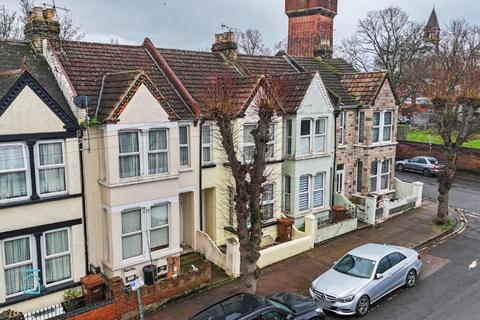 undefined, College Avenue, Gillingham, ME7