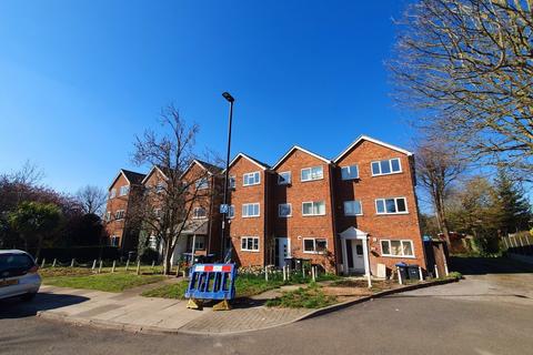 1 bedroom in a house share to rent, Linden Way, Southgate