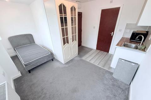 1 bedroom in a house share to rent, Linden Way, Southgate