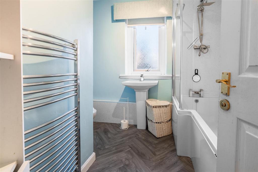 Bathroom.jpg