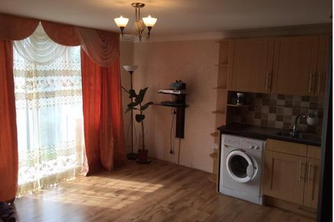 1 bedroom flat to rent, Richmond Park Road, Bournemouth BH8