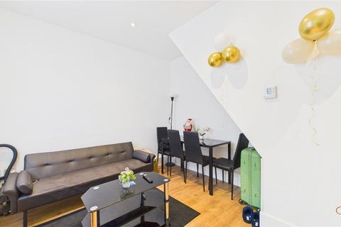 3 bedroom terraced house to rent, Myrtle Street, Middlesbrough TS1