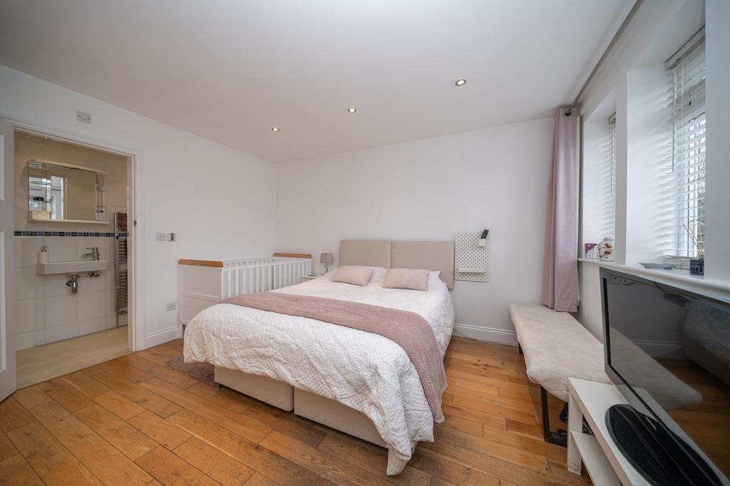 29-Wendover-Way-03705
