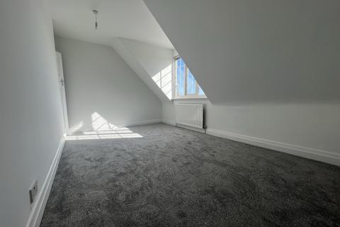 3 bedroom flat to rent, Addington Road, Croydon CR2