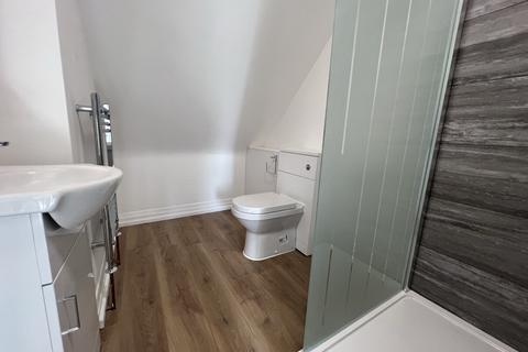 3 bedroom flat to rent, Addington Road, Croydon CR2