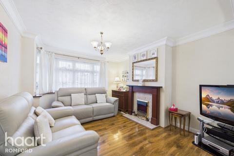 3 bedroom semi-detached house for sale, Kingshill Avenue, Romford, RM5 2SD